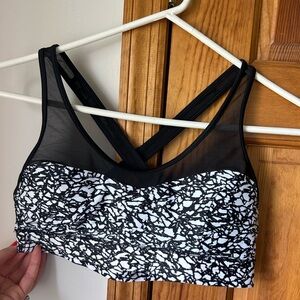 EUC Lululemon Workout to Water Top - size 8 - Black / Iced Wave